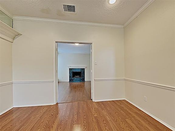 4th image of 213 Devonshire Dr