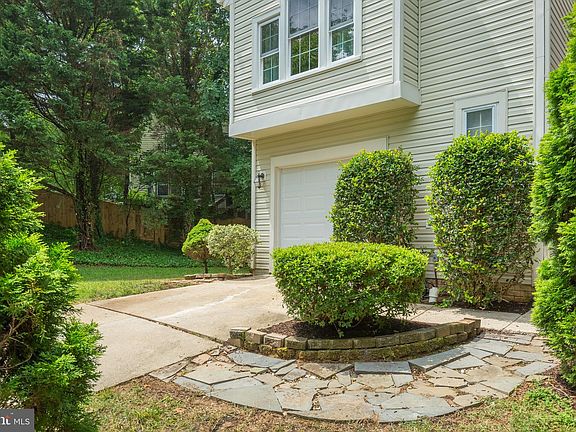 2nd image of 4929 Tallowwood Dr