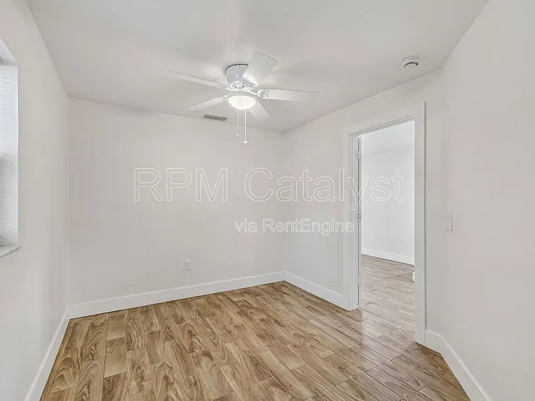 6905 1/2 N Duncan Ave #A — Photo 18