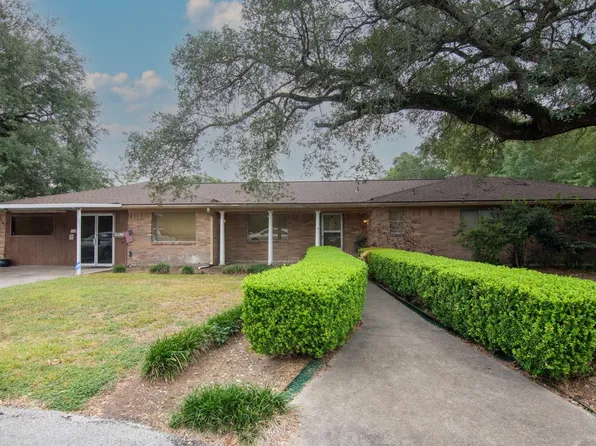 8819 Dowdell Rd, Tomball, TX 77375