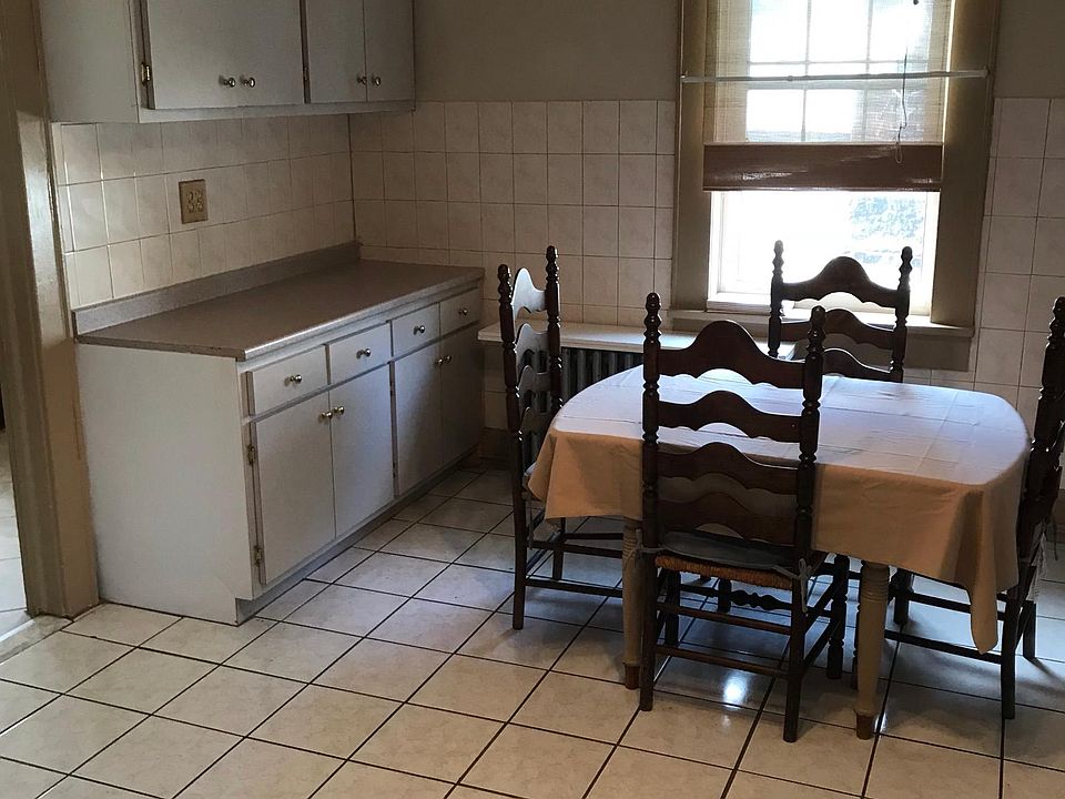 2nd image of 641 Chestnut St