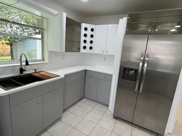 15710 SW 304th St, Homestead, FL 33033