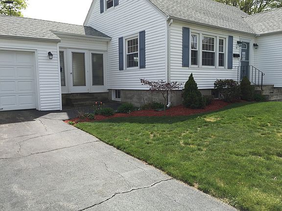 4th image of 15 Richfield Ave