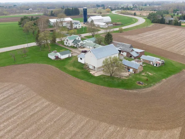 N7254 County Road F, Oconomowoc, WI 53066