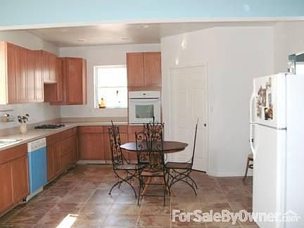 3rd image of 608 Forest Dr