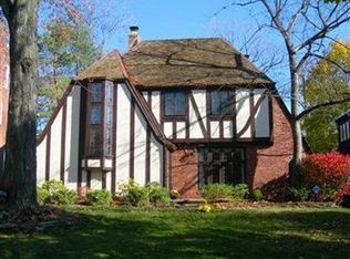 3661 Traver Rd, Shaker Heights, OH 44122