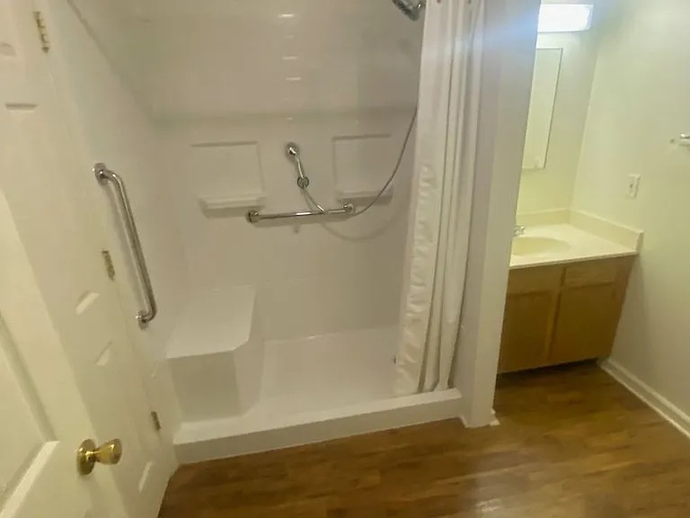 Ridgewood Place Senior Apartment — Photo 32