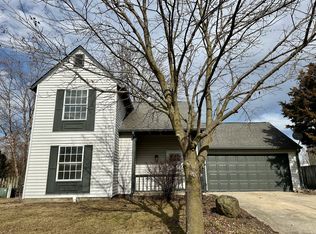 142 Country Wood Dr, Whiteland, IN