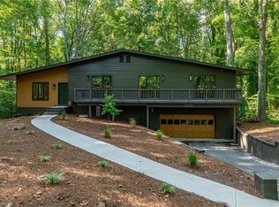 5551 Overlook Cir, Winston Salem, NC 27105