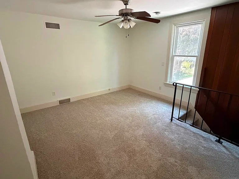 652 N Oak St — Photo 15