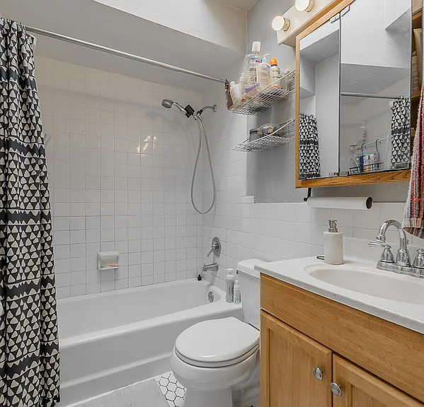 740 W Webster Ave #G — Photo 9