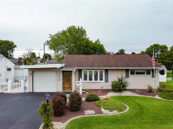 50 Magna Dr, Coplay, PA 18037