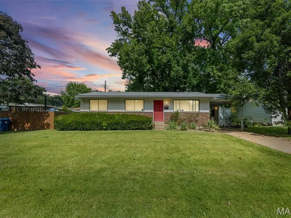 10 Garnier Ct, Florissant, MO 63031