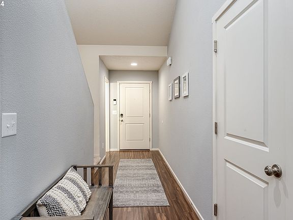 3rd image of 11603 NE 131st Pl