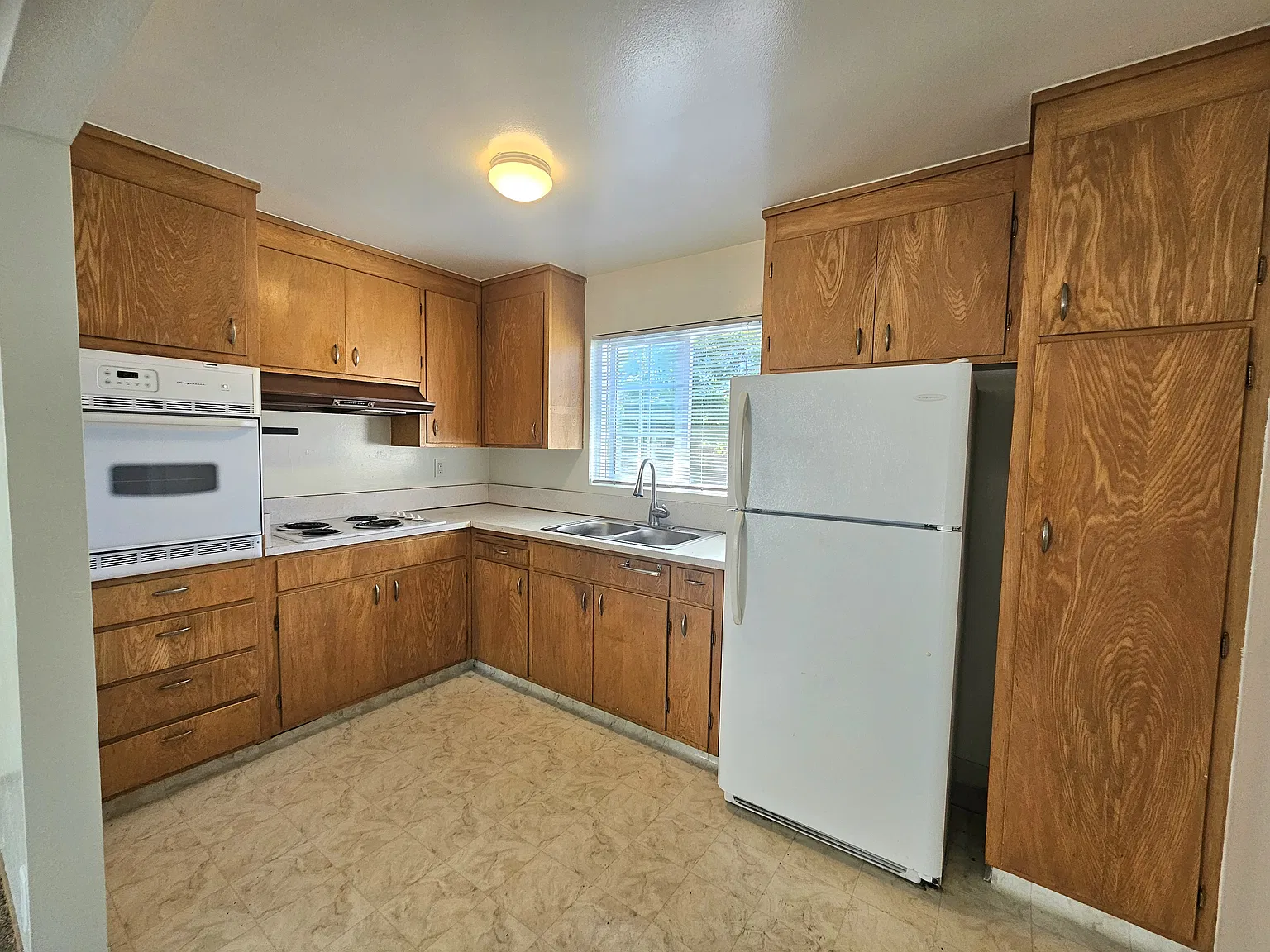 1 bed, $2,445 — Photo 2