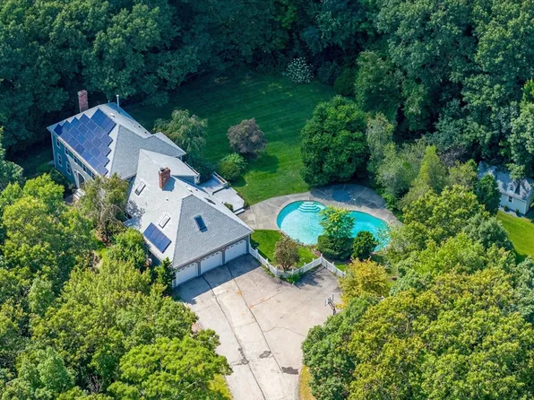 181 Ruggles St, Westborough, MA 01581