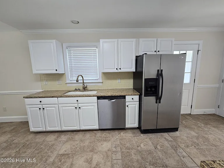 102 White Oak Dr — Photo 9