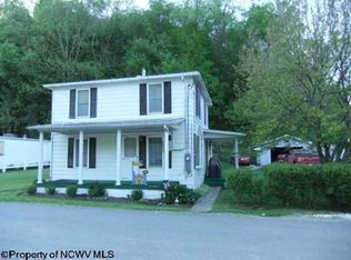 18 Minkey Row, Maidsville, WV 26541