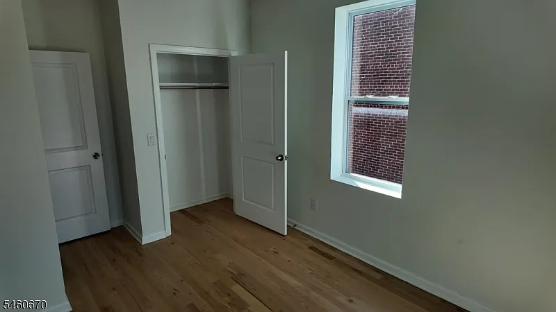 2 bed, 1.0 bath, $2,550 — Photo 2