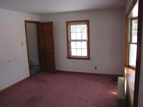 5th image of 66 Russell Ave