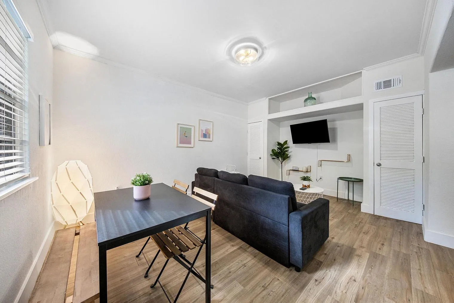 1 bed, 1.0 bath, 495 sqft, $4,114 — Photo 4