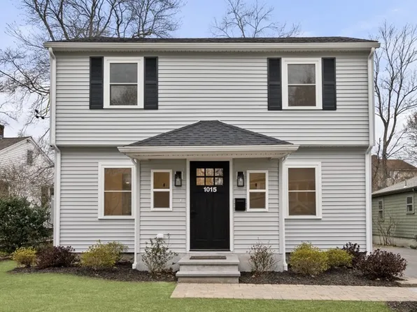 1015 Webster St, Needham, MA 02492