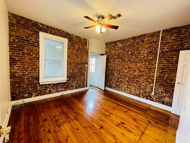 5210 Butler St — Photo 10