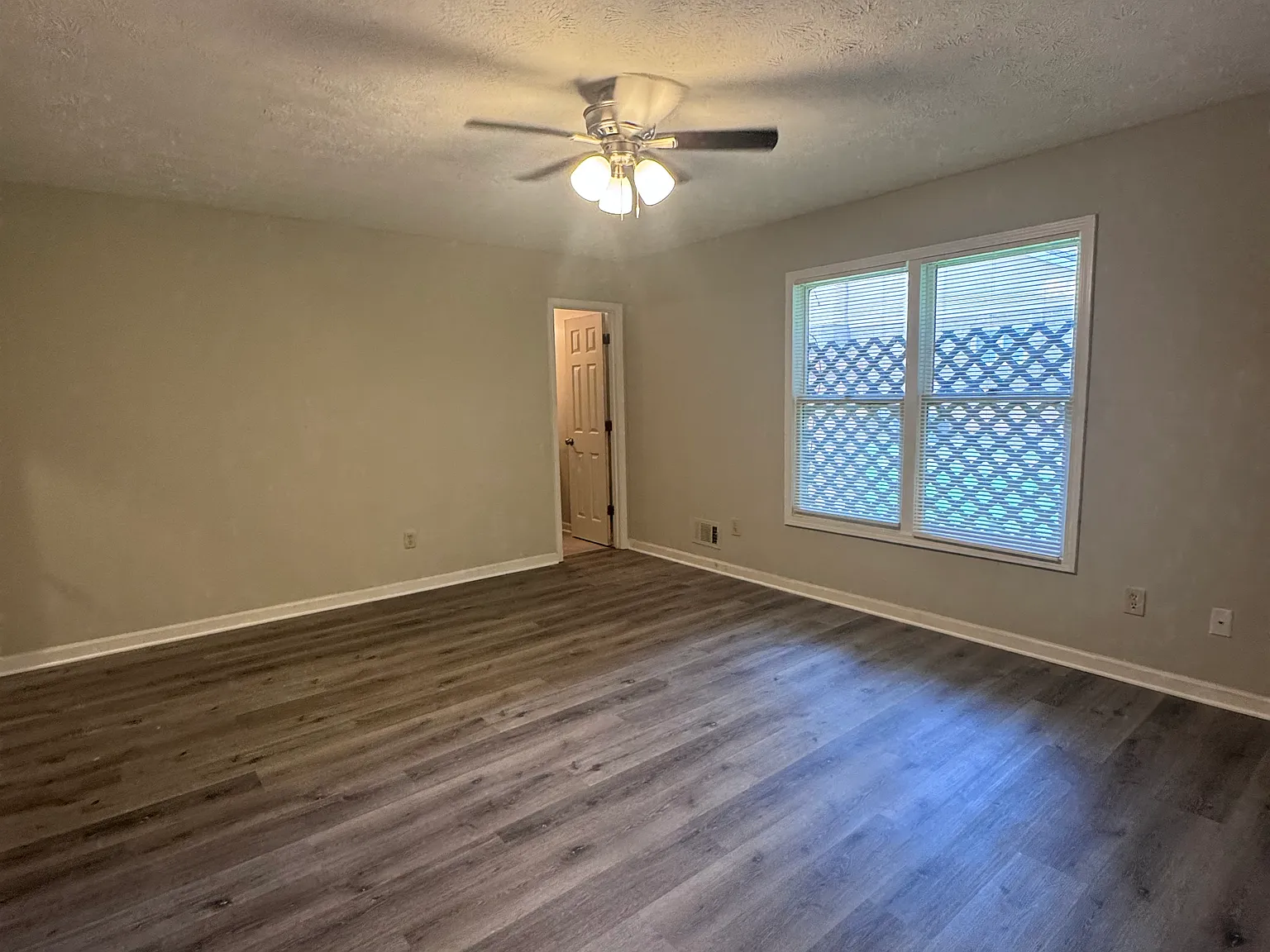 3 bed, 1460 sqft, $1,700 — Photo 3