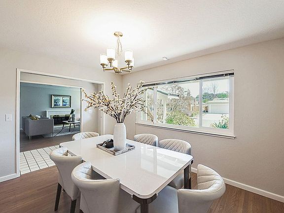4th image of 2556 Westford Way