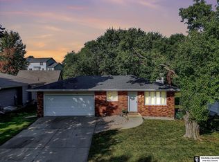 6141 S 48th St, Lincoln, NE 68516