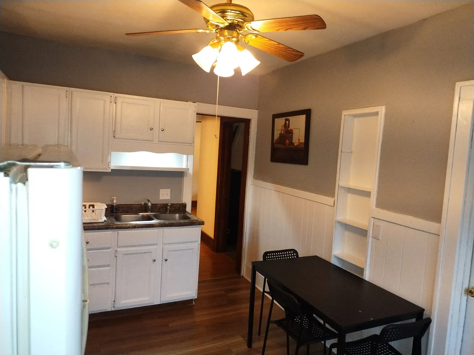 3 bed, 1000 sqft, $2,000 — Photo 4