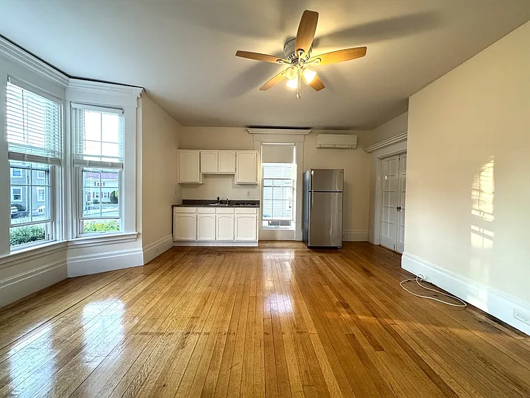 55 Central St #1F — Photo 2
