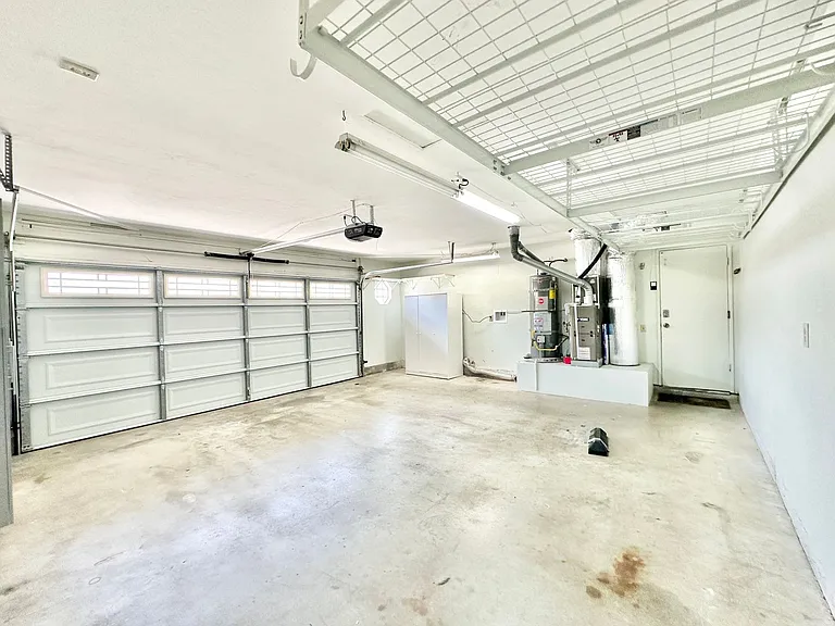 1415 Henshaw Rd — Photo 47