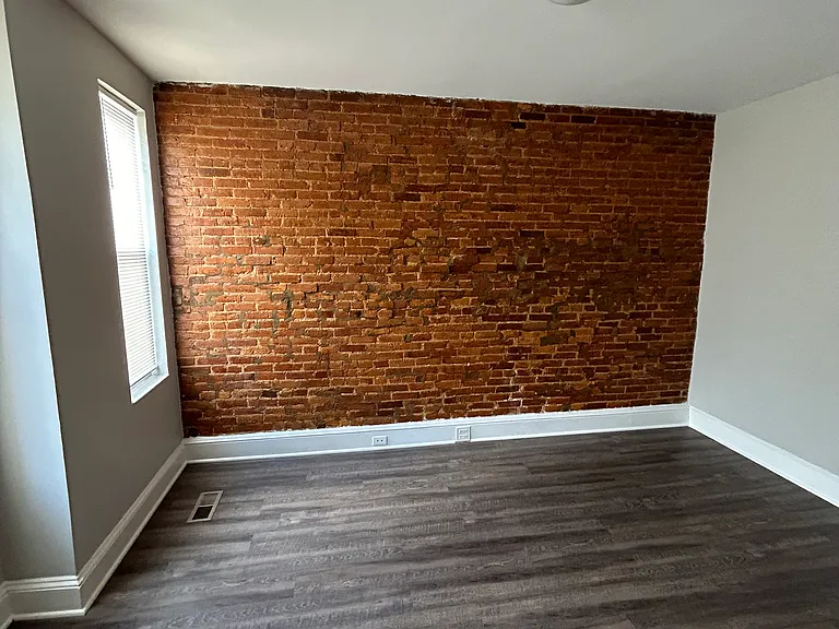 2317 E Federal St — Photo 14