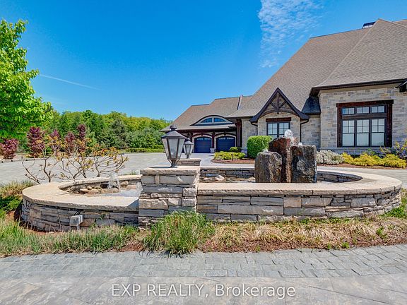 3rd image of 21 Edgewild Dr