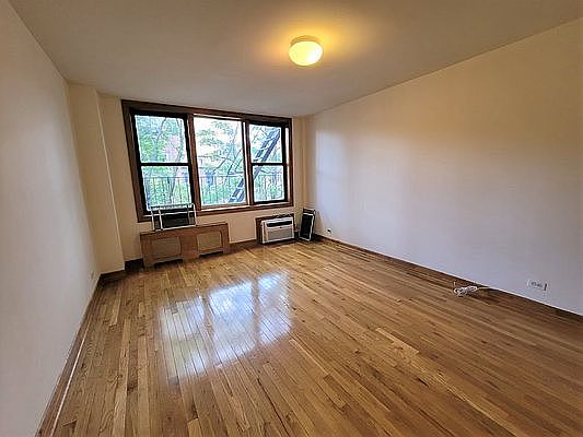 1st image of 205 W 13th St #6X