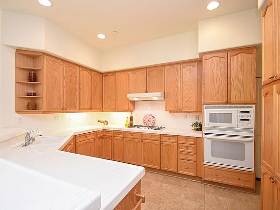 4th image of 3772 Park Dr