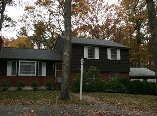 604 Dover Rd, Westwood, MA 02090