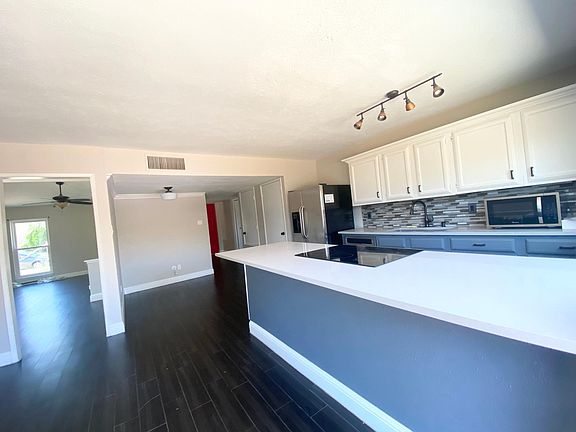 4th image of 4762 Wagner Dr