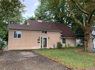 9338 Academy Rd, Philadelphia, PA 19114