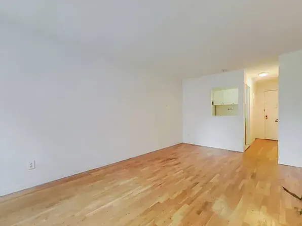 399 East 78th Street image 4 of 6