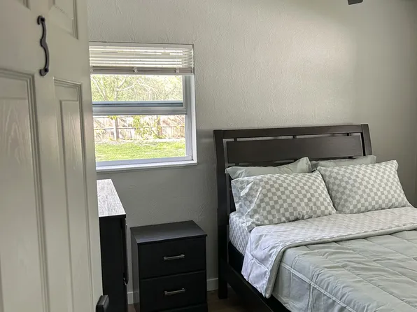 (undisclosed Address), Winter Haven, FL 33881