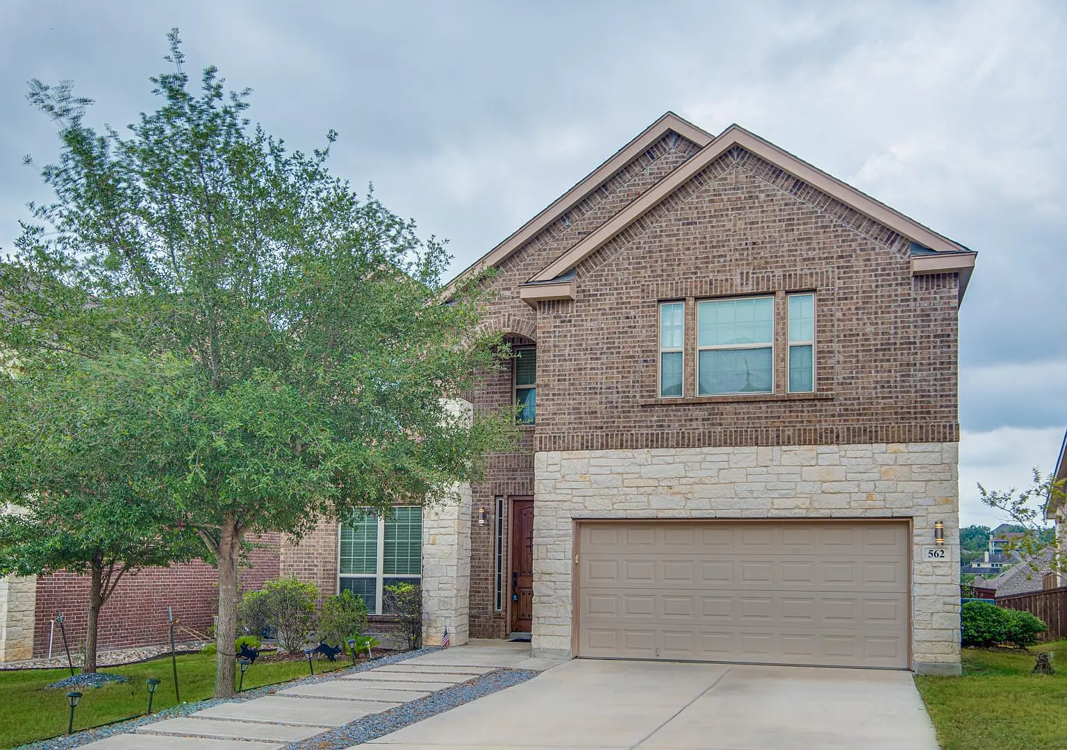 4 bed, 3.5 bath, 2950 sqft, $2,950 — Photo 1