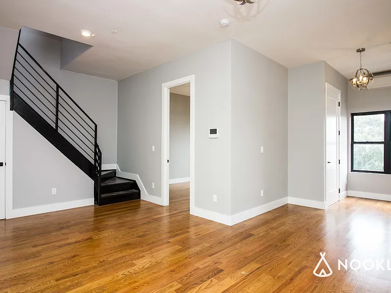271 Martense St #4R — Photo 4