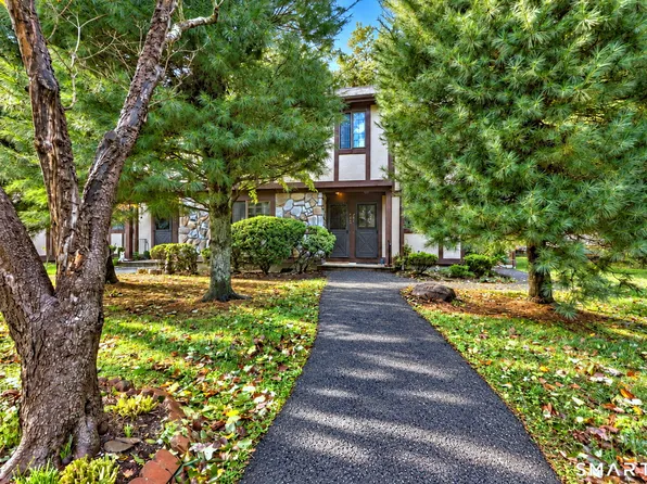 401 Swanson Crescent #401, Milford, CT 06461