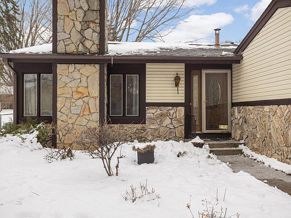 3rd image of 3159 Quarry Ct