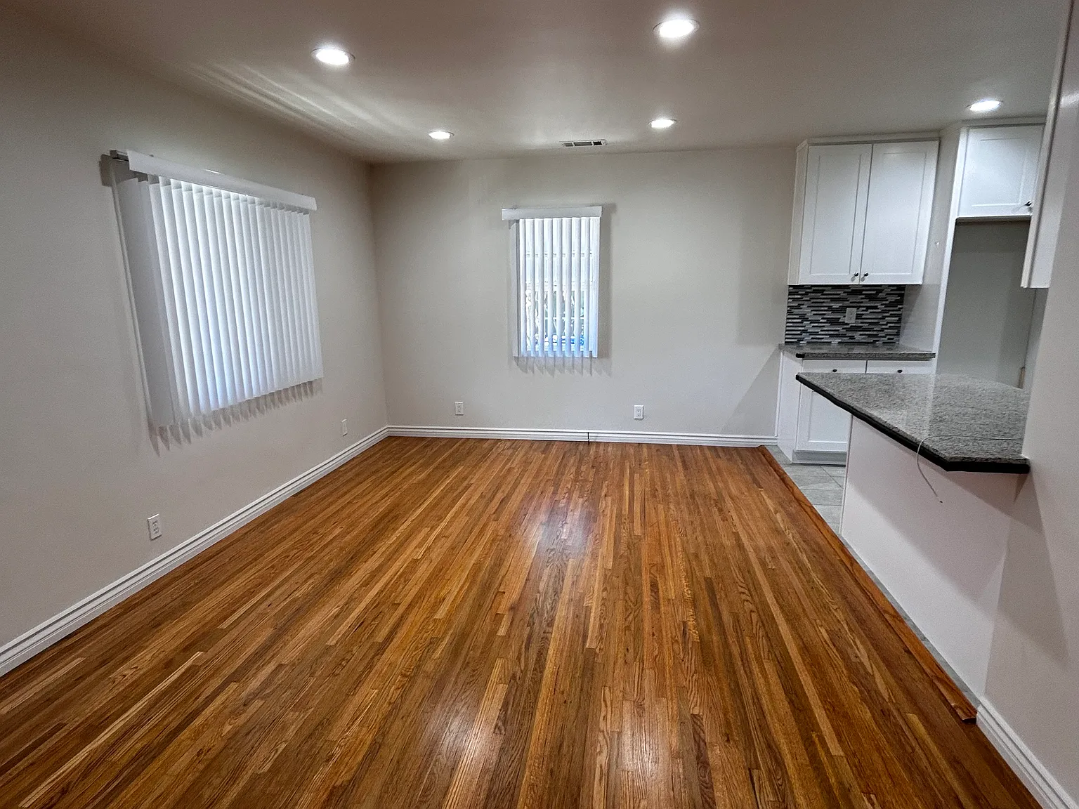 2 bed, 744 sqft, $3,250 — Photo 4
