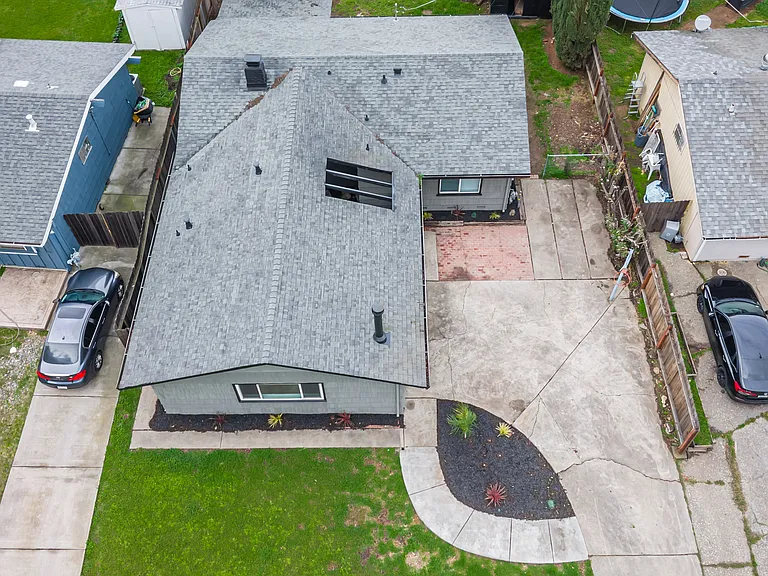 5201 Sky Pkwy — Photo 17
