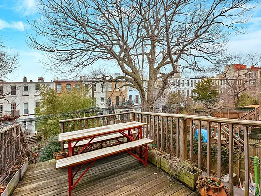 Sold by Sotheby's International Realty | media 8