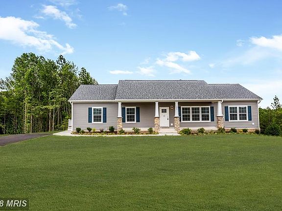 2nd image of 135 Hickory Hill Overlook Ct